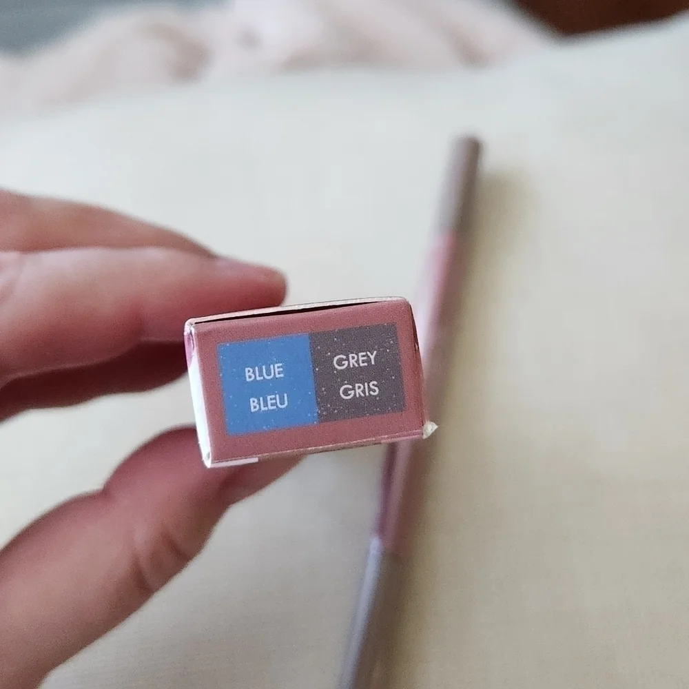 Chella Dual Liquid Eyeliner Pearl in Pearl Gray & Blue